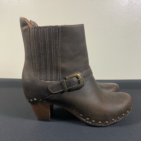 Dansko Shoes - Dansko Rihanna Ankle Boots.